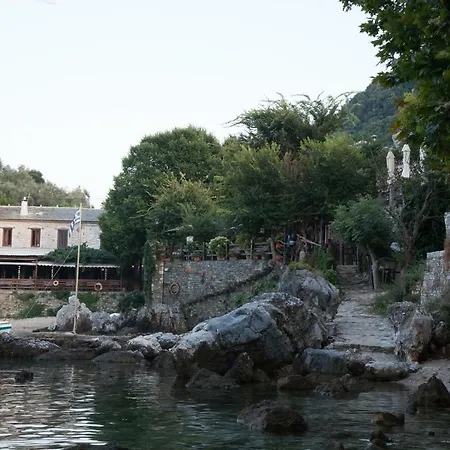 Costa Vilă *