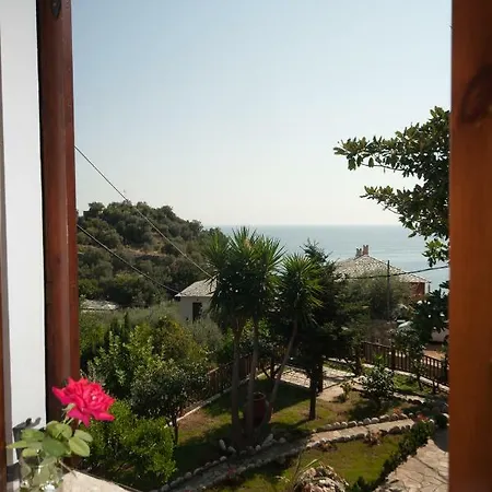 Costa * Damouchari